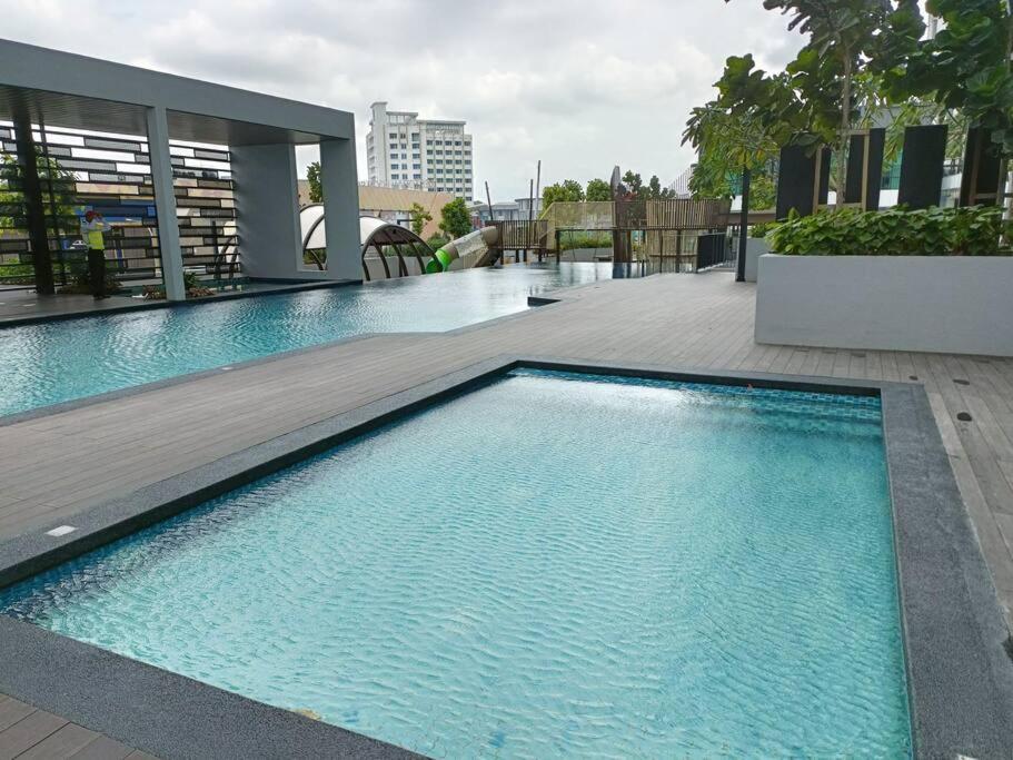 Sky Trees 4 Guests High Floor Nflix Hbo Disney Garden View A1801 Джохор-Бару Экстерьер фото
